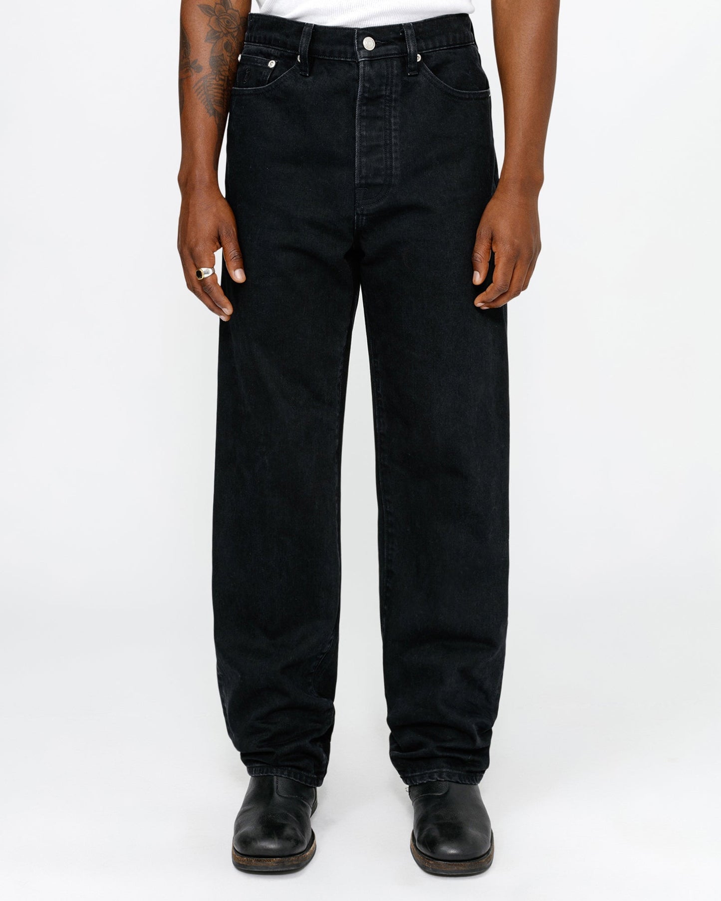 NOUVEAU JEAN CLASSIQUE EN DENIM