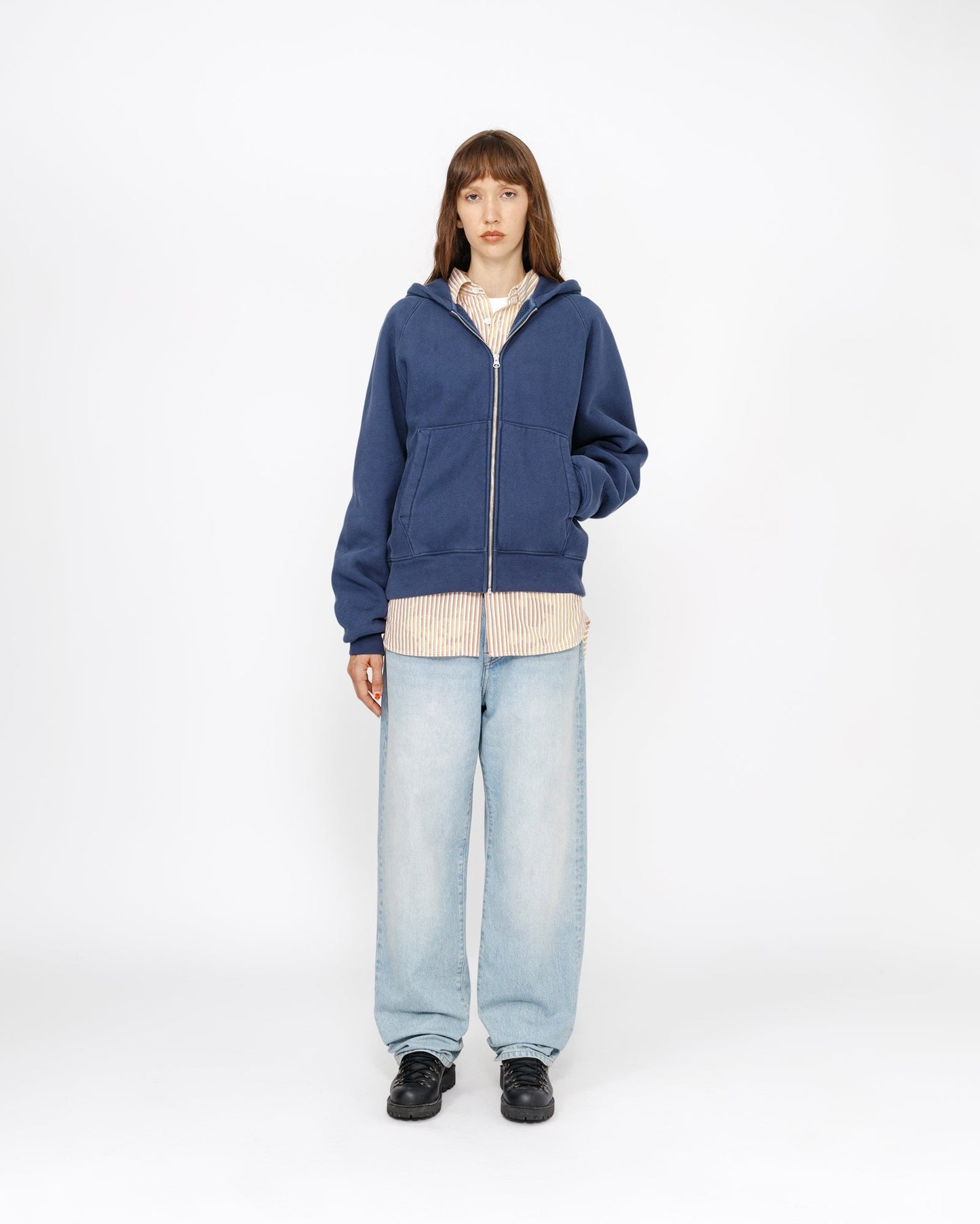 NOUVEAU JEAN CLASSIQUE EN DENIM