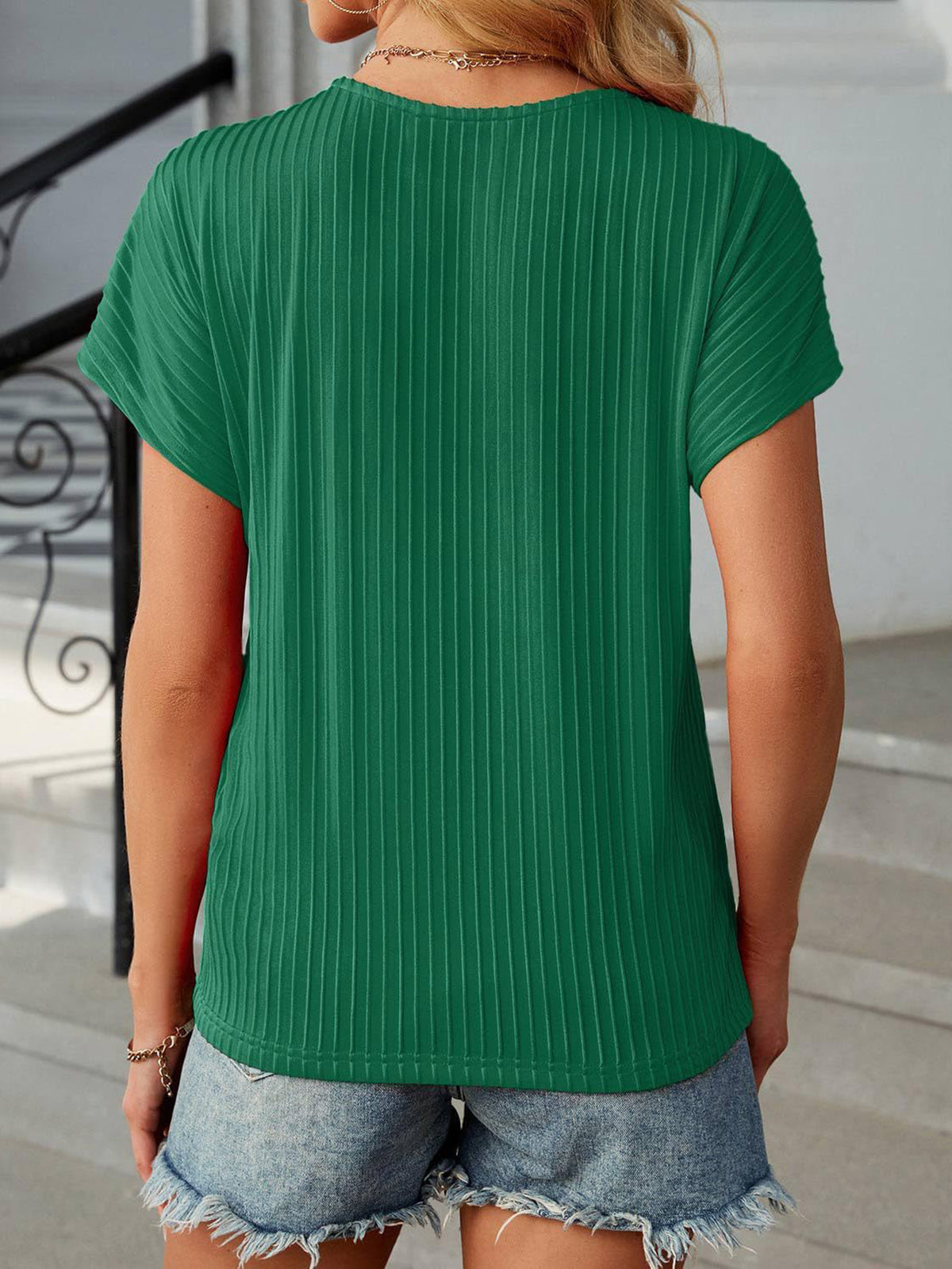 ✨Damen Sommer Klassisches Jacquard-Streifen-T-Shirt