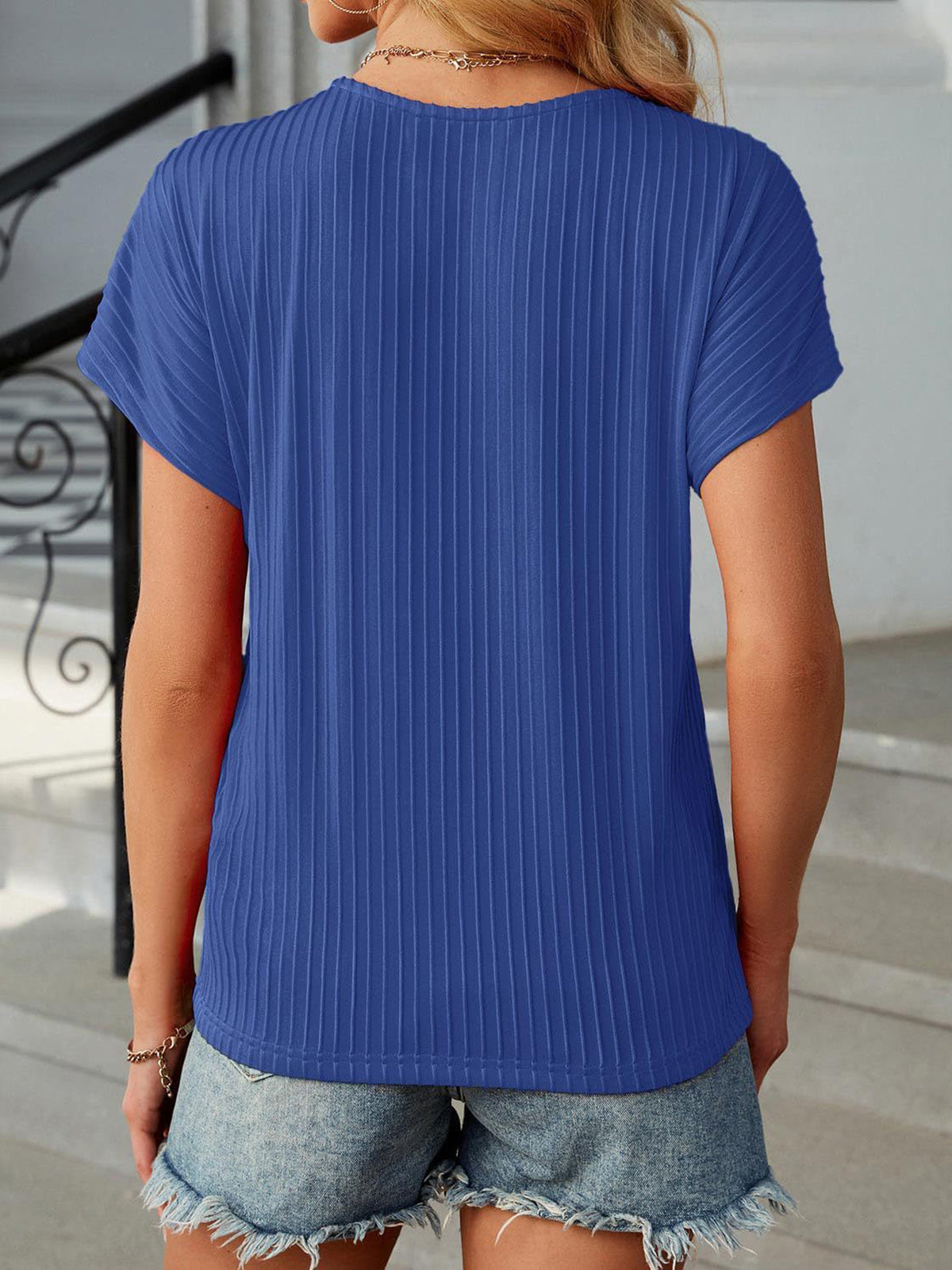 ✨Damen Sommer Klassisches Jacquard-Streifen-T-Shirt