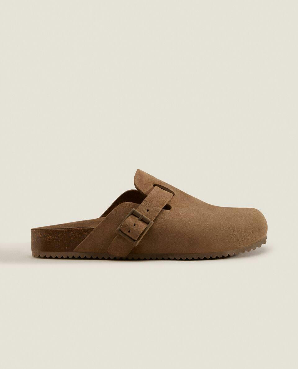 LEATHER CLOGS WITH BUCKLE